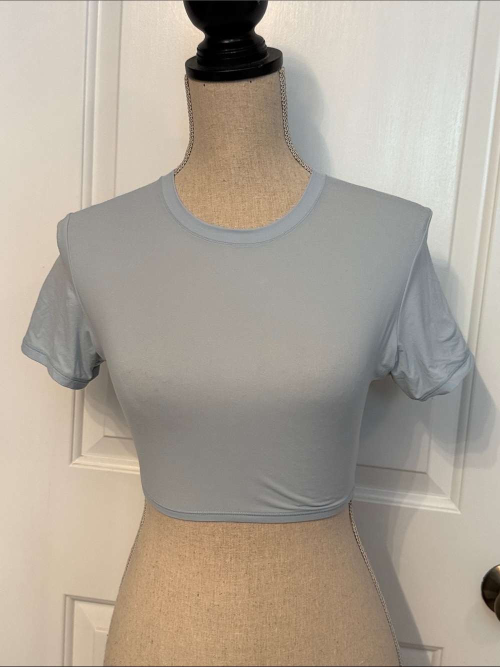 SKIMS CROP TOP PALE BLUE STRETCH CREWNECK CAP SLEEVE SIZE M